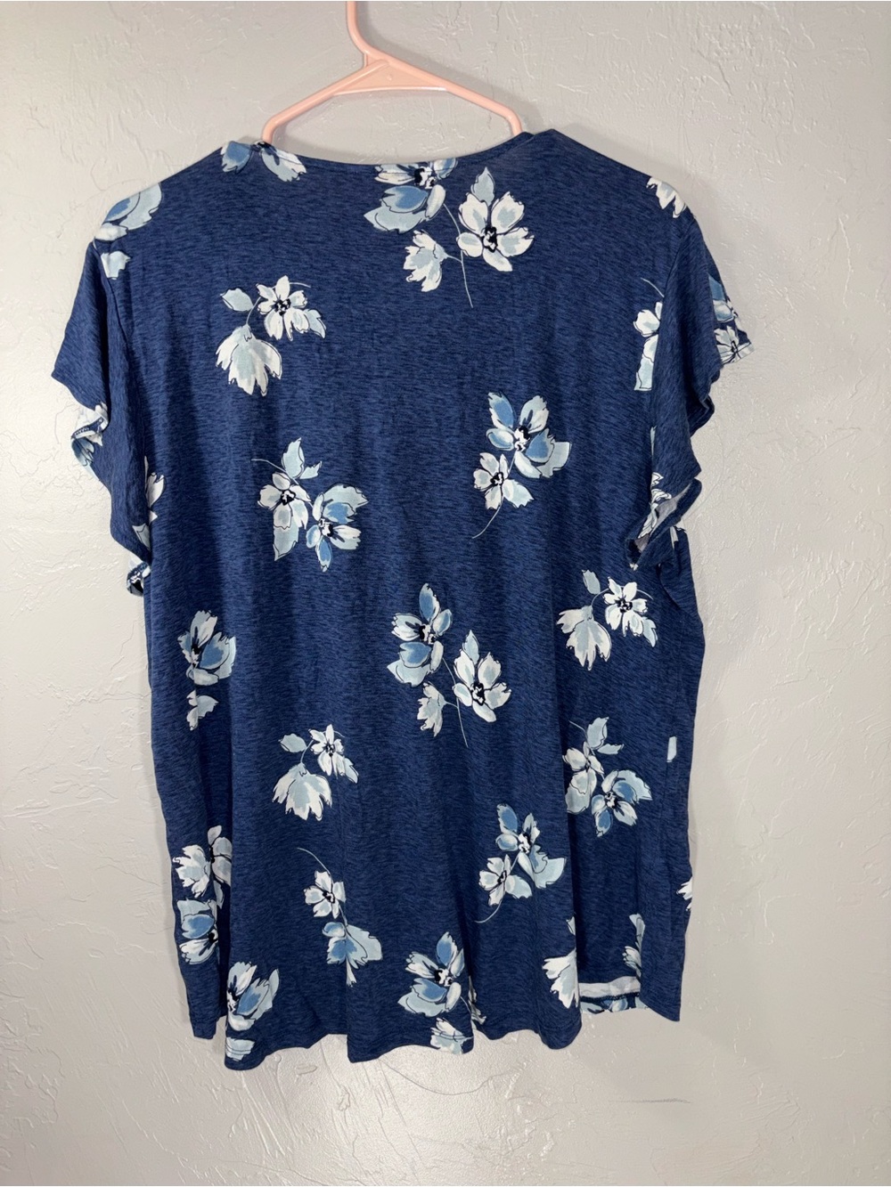 Liz Claiborne Navy Floral V-Neck Button-Accent Top - Picture 11 of 12